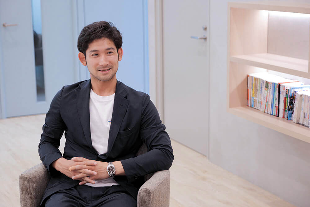 コーチング英会話「トライズ」グローバルアスリートプログラムプロキャディ杉澤様とフェンシング銀メダリスト三宅選手の対談インタビュー 専属ネイティブレッスンについて