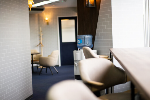 コーチング英会話「トライズ」新宿南口センターカウンタースペース